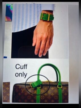 LOUIS VUITTON Green POIGNET BRACELET OR BAG handler Like new